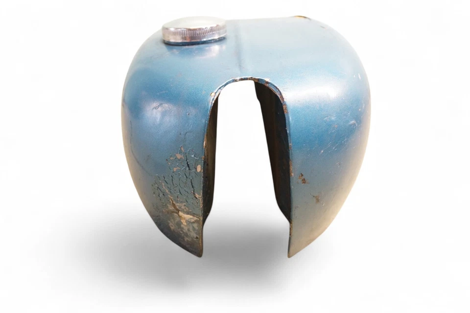 1968 Triumph Bonneville T120R T120 T 120 TR6 650 TR6C *2194A Fiberglass Tank  - Image 4 of 4