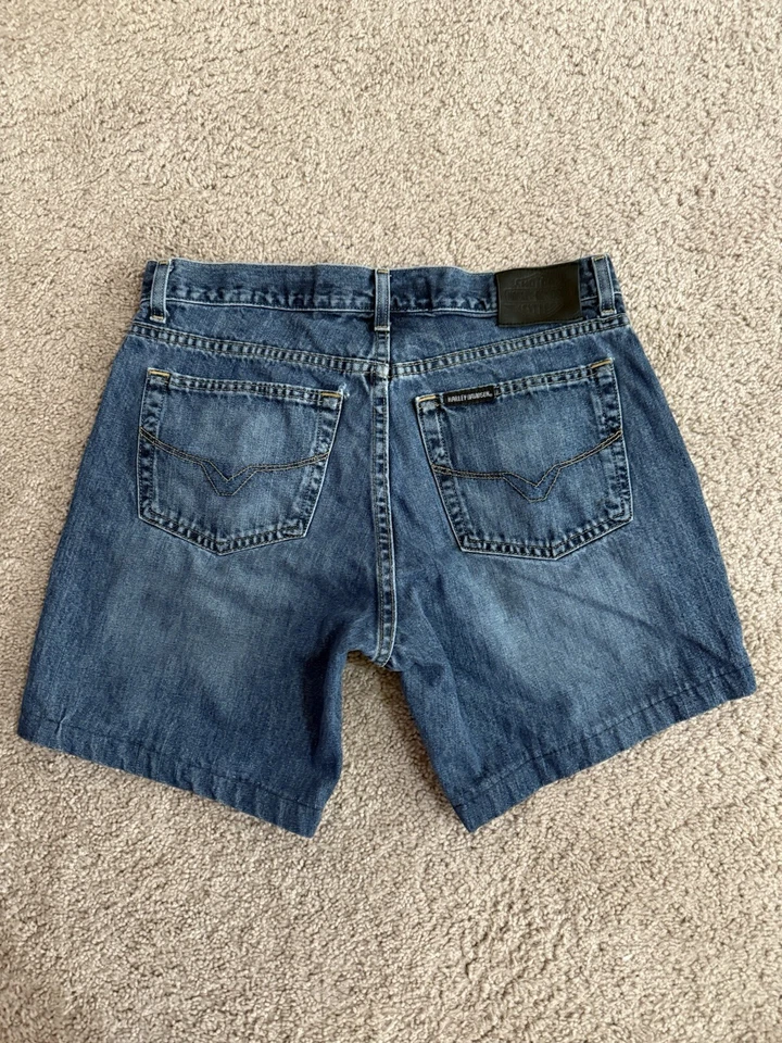 Shorts jeans feminino Harley Davidson personalizado tamanho 32 - Imagem 2 de 4