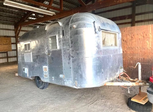 Vintage 1964 18' Silver Streak 14' Body Aluminum Camper Travel Trailer RV Small