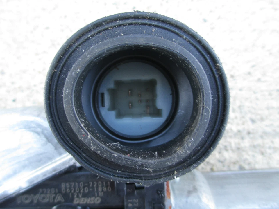 08 - 13 TOYOTA LAND CRUISER 5.7L V8 EFI PASSENGER SIDE WINDOW REGULATOR MOTOR - Image 2 of 4