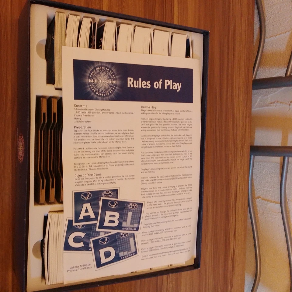 Who Wants To Be A Millionaire Board Game 2000 Complete. Age 12+ - Image 2 of 3