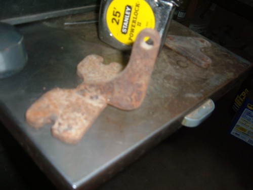 1968 - 1970's CHEVROLET SMALL BLOCK REAR COMPRESSOR BRACKET FOR HEADERS - Afbeelding 1 van 2