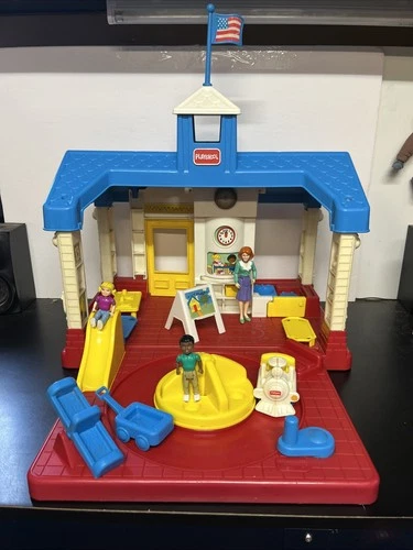 Vintage Playskool Preschool Playset 1992 Missing a few pieces-NEAR COMPLETE R1