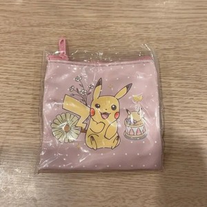 Pikachu Pouch Gacha 10x10cm Square Collectible