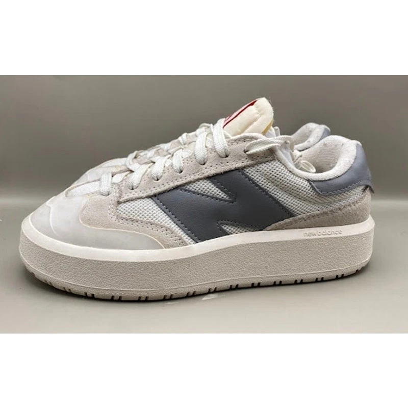 Zapatilla deportiva New Balance CT302 para hombre Sea Salt/Sombra Gris/Rojo CT302RS - Talla 5 D Foto 2 de 4