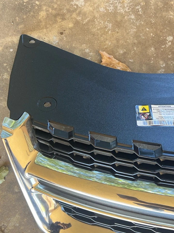 2011-2014 Dodge Avenger Upper Grille Chrome & Black w/ Emblem OEM - Image 4 of 4