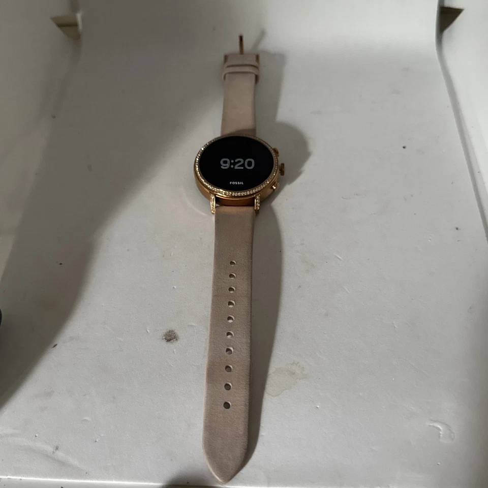 Fossil Venture Q HR  Ladies Smartwatch Gen 4 DW7F1 excellent condition 18mm Gold - Image 2 of 4