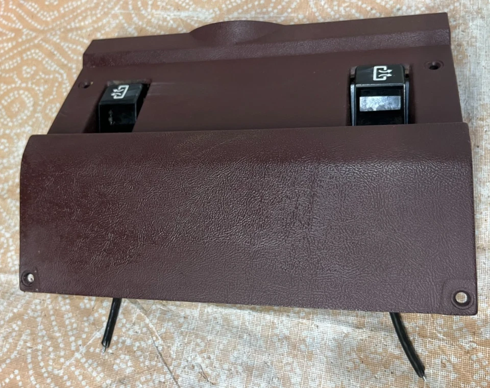 88-94 Chevy GMC C/K 1500 Lower Column Trim Cover Vent Control 15606926 MaroonB44 Foto 3 de 4