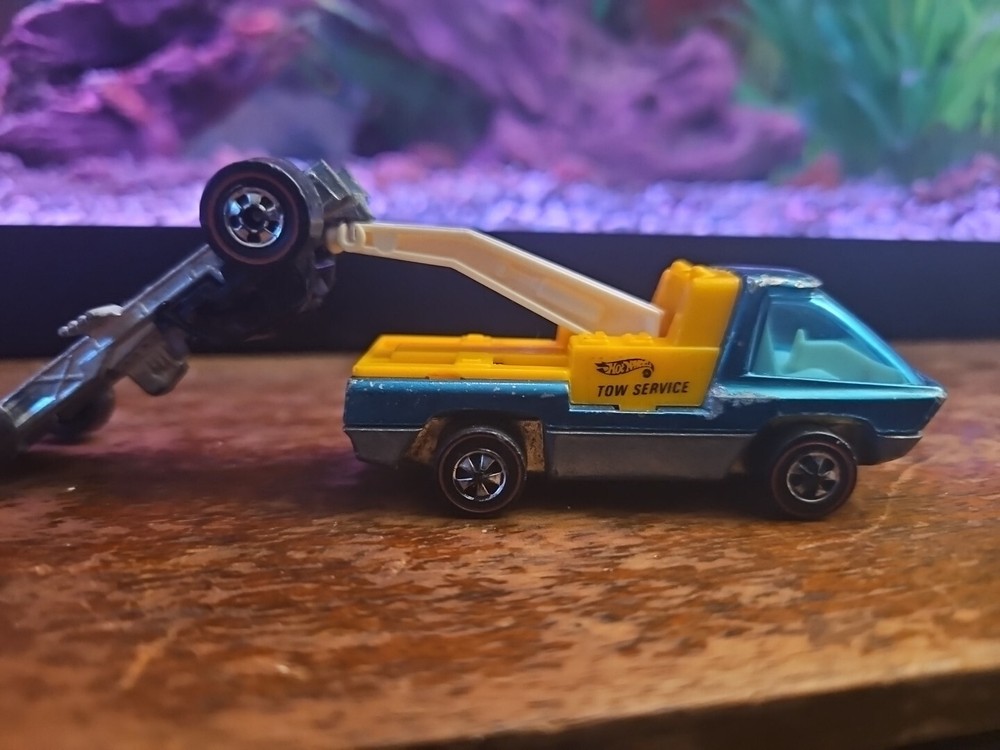 1969 Hot Wheels Redline Heavyweights Purple Tow Service Truck