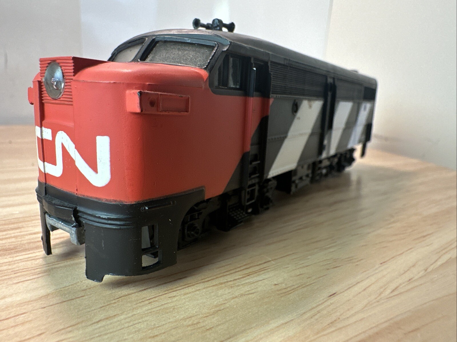 Lionel Canadian National FA-1 Diesel Locomotive with Running Light T-12001 1976 Vintage
