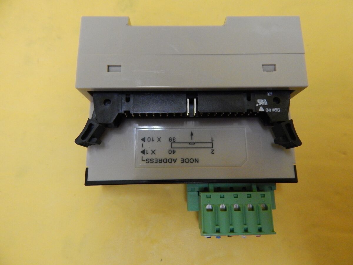 Omron DRT2-MD32ML Remote Terminal Output Module DRT2 Used Omron DRT2-MD32ML Remote Terminal Output Module DRT2 Used