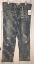 Jolt  Hobo Hippie  Distressed Very Soft denim capris sz 9 NWT