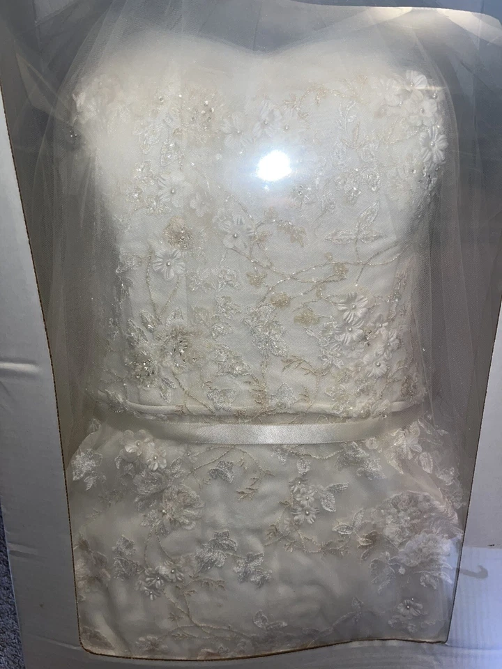 Oleg Cassini Wedding Dress With Veil Size 12 Inspected & Cleaned Cwg700 Cream - Image 2 of 4