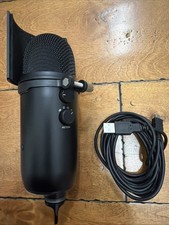 Blue Yeti Multi-Pattern USB Condenser Microphone 888-000296 Studio-Grade Audio