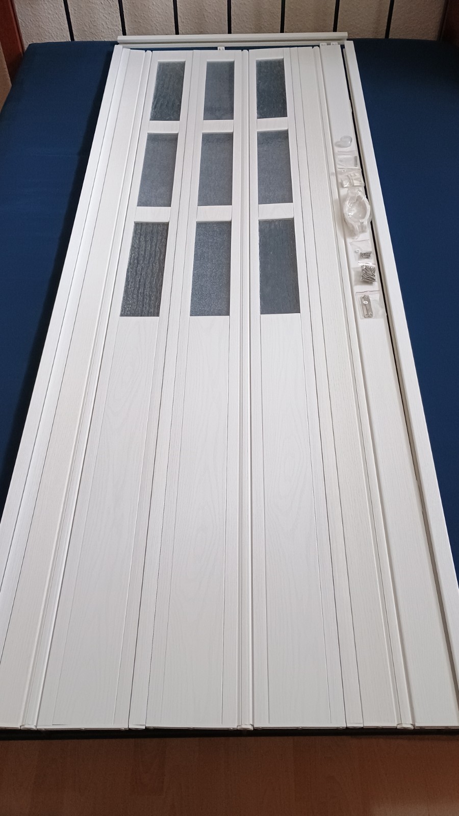 Falttür Schiebetür PVC Folding Door Nischentür Glaseinsatz pflegeleicht weiß