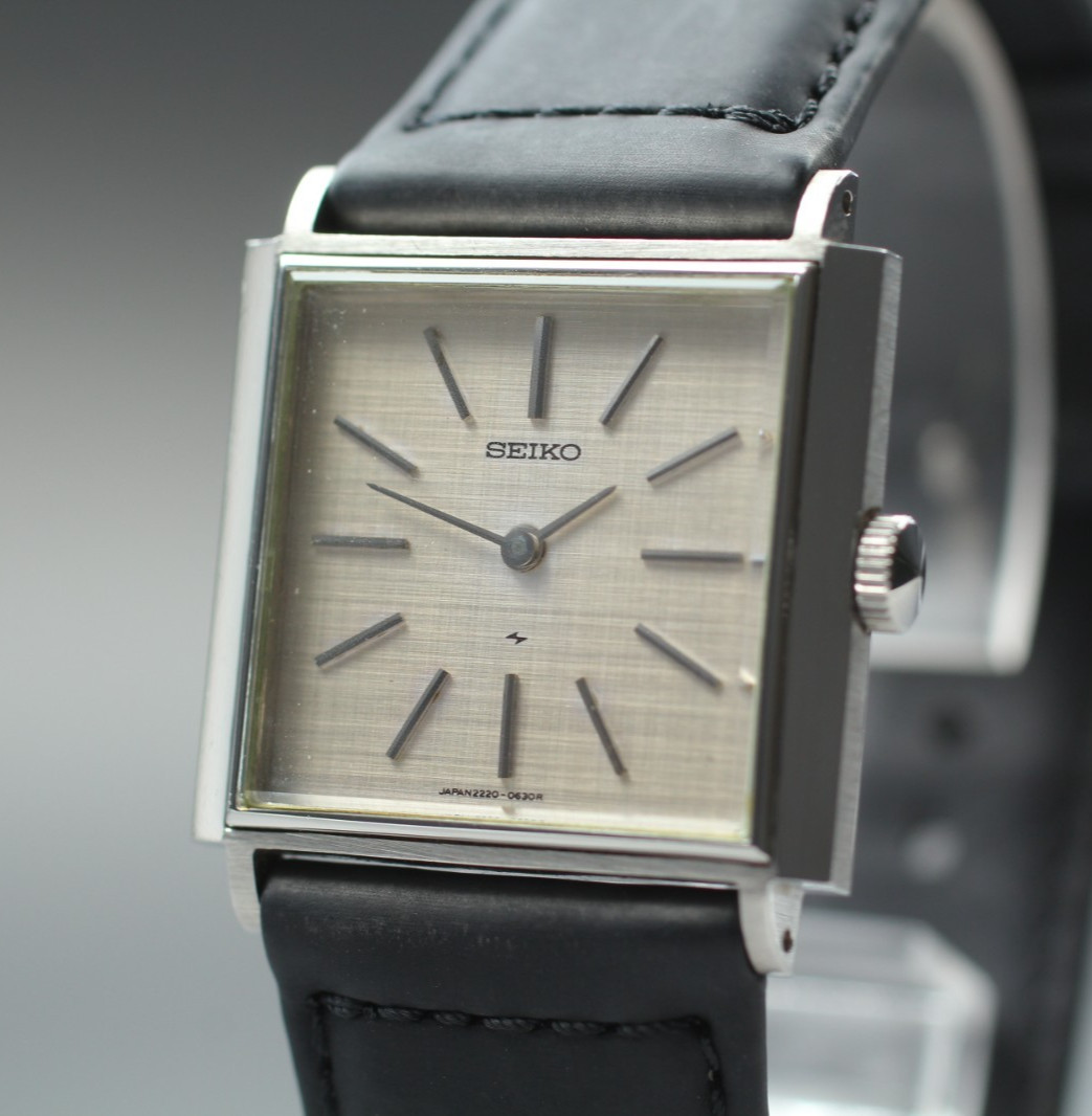 Vintage 1982 【 Near Mint 】 Seiko Chariot 2220-3180 24J Women's Watch From Japan