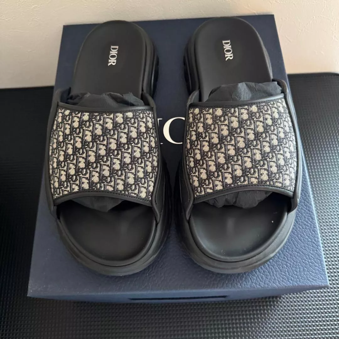 Sandales plates obliques Dior mules chaussures homme pointure 42 logo noir beige avec boite