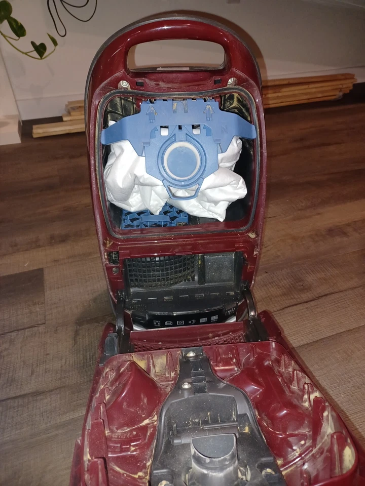 Miele Complete C3 Soft Carpet Power Line SGFE0 Mango Red "Canister Only NO lid". - Image 2 of 4