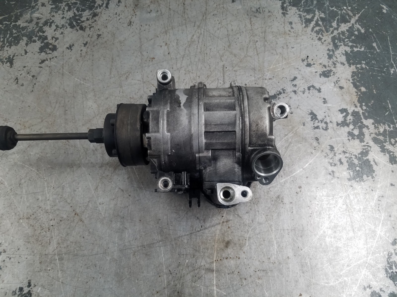 2005 Lamborghini Gallardo 5.0L V10 A/C Compressor / Shaft #2070 H3