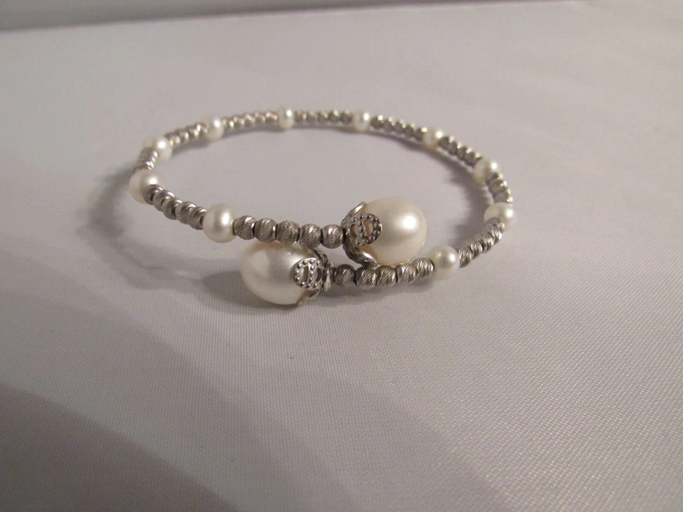 Pulsera Sterling Twist con perlas grandes - $339 Foto 2 de 4