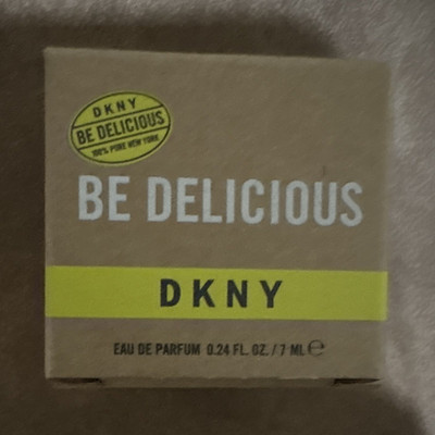DKNY Be Delicious Eau de Parfum Spray 0.24 fl oz / 7 mL Travel Size