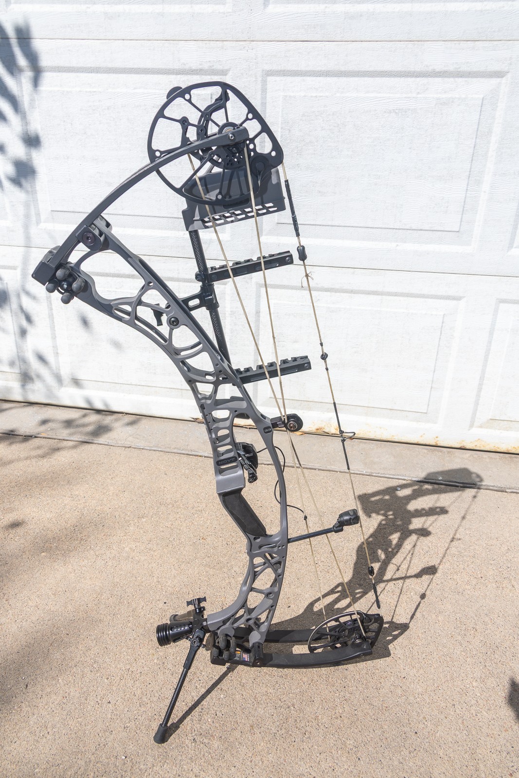 Hoyt Alpha X 33 RH 70# 26-29" (26-31 cams) + QAD + 6 Arrow Quiver + Go-Stix 2.0