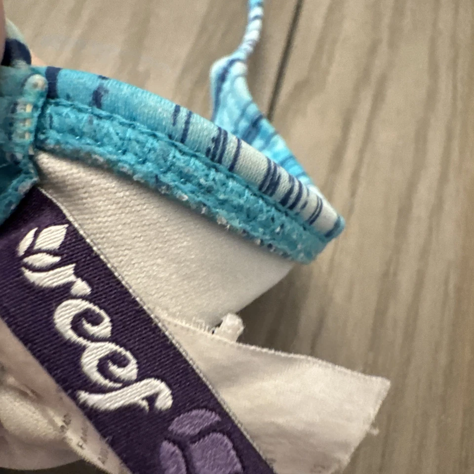 Top de bikini Y2K REEF Aqua con cuentas mediano triángulo fijo hecho en California Foto 4 de 4