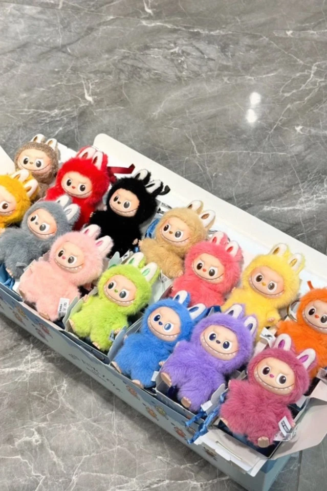 LABUBU MANIA: tutto sui Labubu!