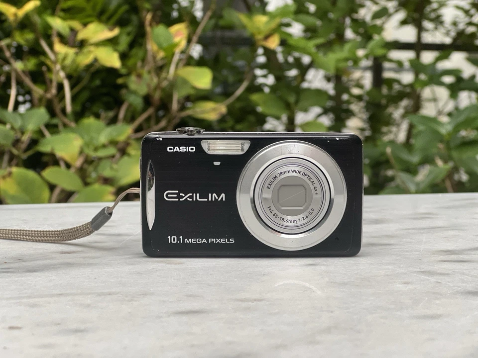 Casio Exilim EX-Z270 10,1 Megapixel Digitalkamera Kamera Fotoapparat Foto