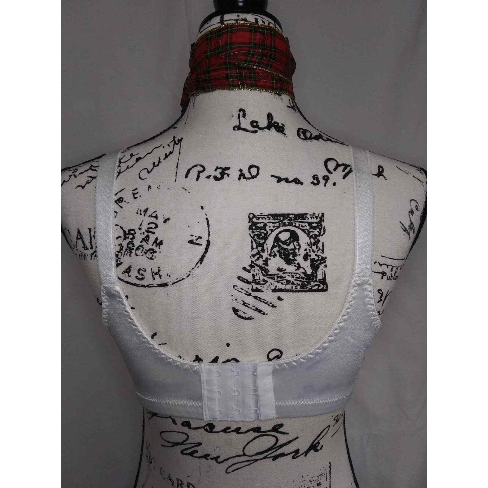 Vintage Satiny Bali Bra Unlined Seamless Wireless 60s… Gem