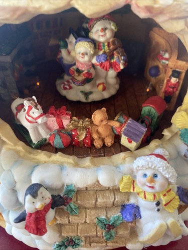 Celebrate The Season Musical Windup Snowmen & Penguins Teapot w/ light & rotates - Picture 3 of 14