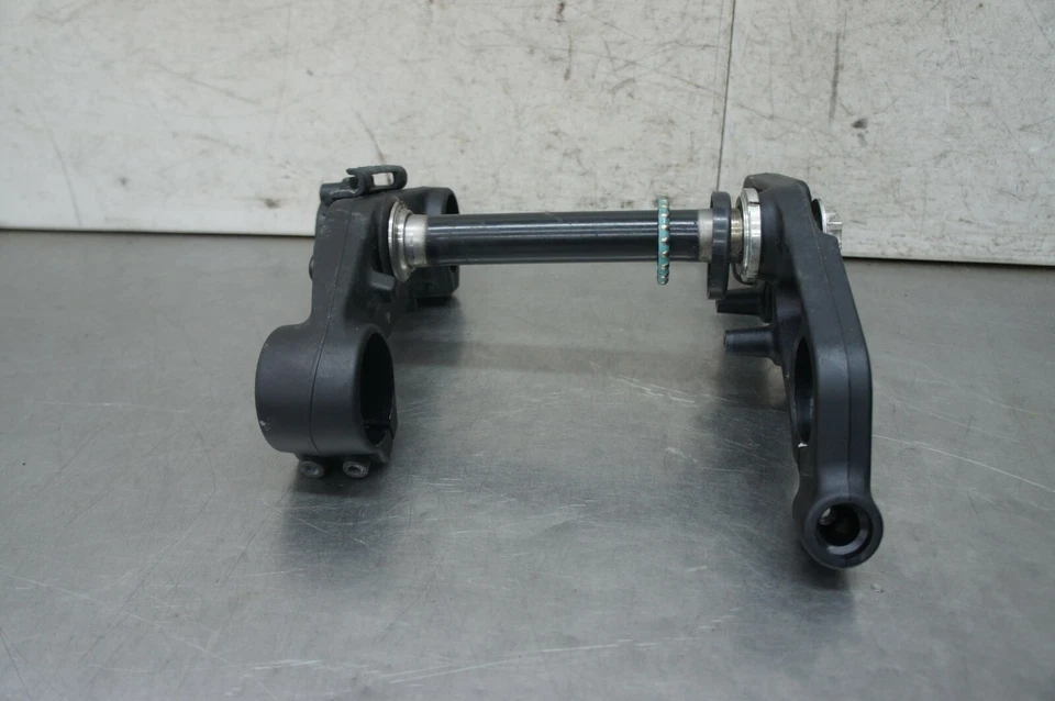 391 G KTM DUKE RC390 RC 390 2015 OEM TRIPLE ÁRBOL Foto 4 de 4