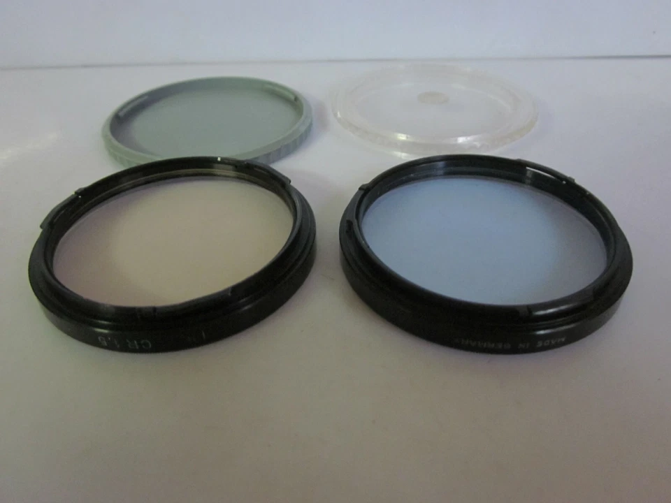 Hasselblad CB & CR B50 Filters in keeper fr 80mm f2.8 Planar lens - Image 2 of 3