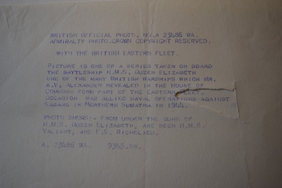 WW2 press photo guns HMS Queen Elizabeth Eastern Fleet invasion Sagang