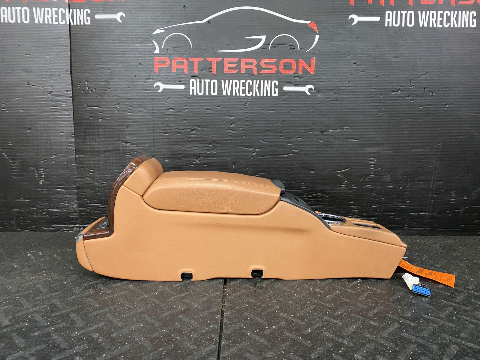 04-08 MASERATI QUATTROPORT FRONT CENTER FLOOR CONSOLE ARMREST BROWN INTERIOR