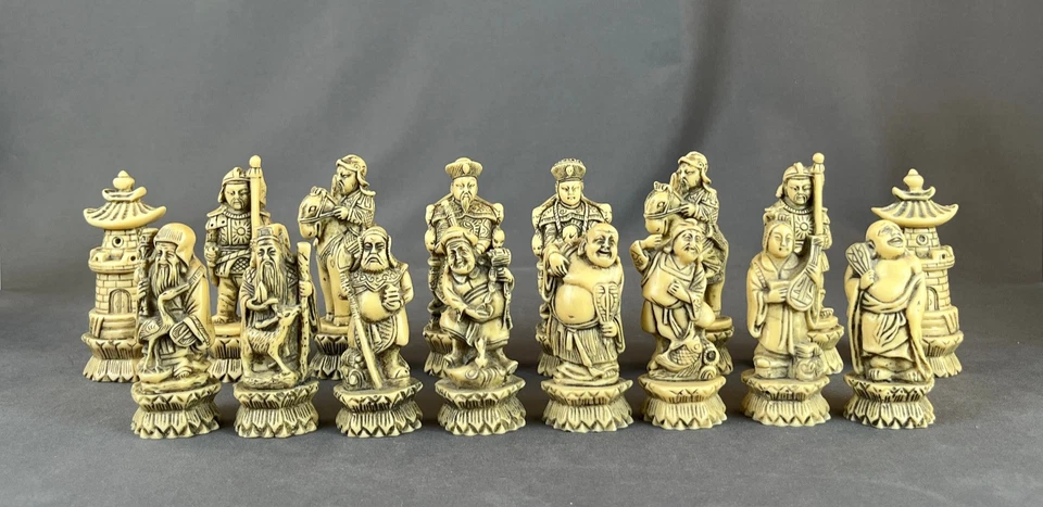 Nigri Hand-Carved Chinese ‘Cinese’ MING EMPIRE Chess Figures Made in Italy - Image 3 of 4
