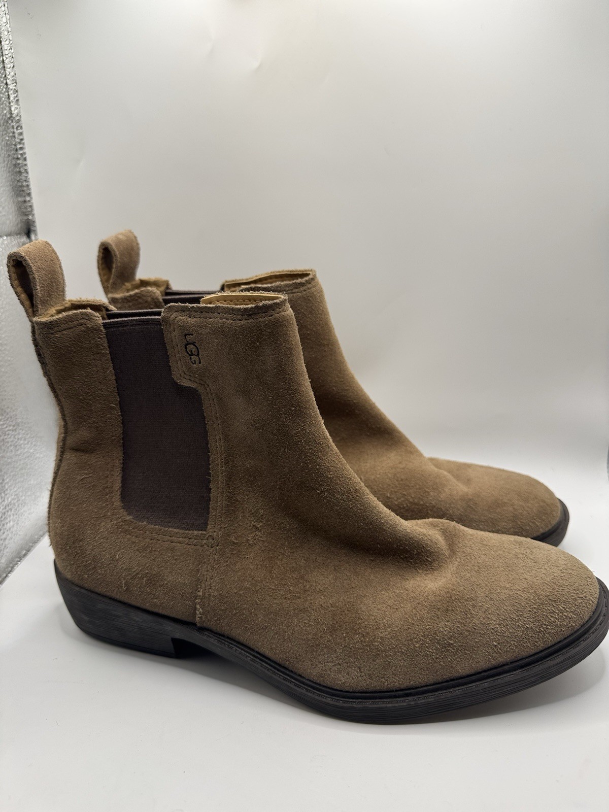 UGG Emmeth Waterproof Chelsea Boots for Women in Coffee Brown Suede Size 8.5