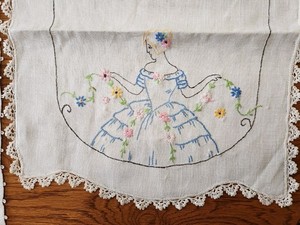 Lot of 4 Vintage Dresser Scarves: Embroidered Floral , Birds, Leaves, and Lace