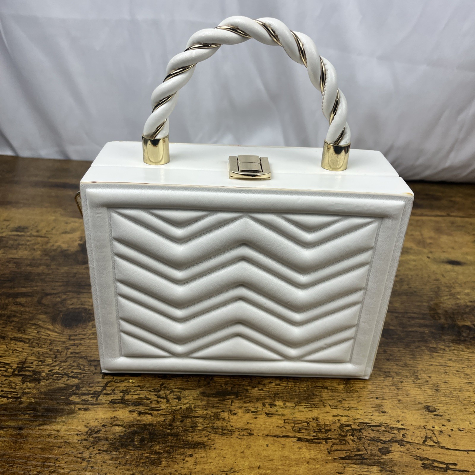 Urban Expressions White Rectangular Crossbody Bag… - image 2