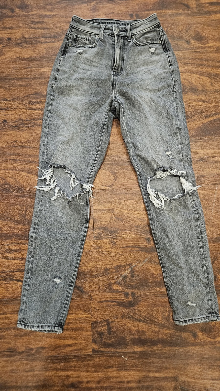 American Eagle Women's Size 0 Distressed Highest Rise Mom Jeans Light Black