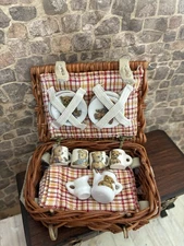 Dolls House 1/12 Scale Miniature Reutter? Teddy Bear Picnic Basket Set For 4
