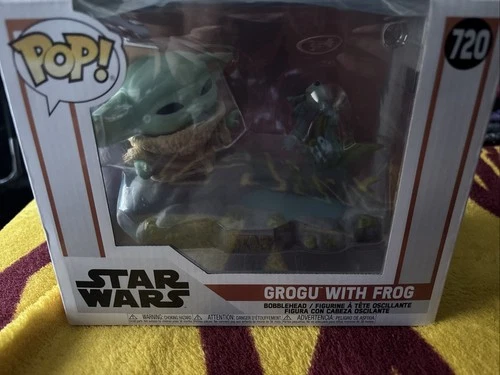 Funko Pop! Vinyl: Star Wars the Mandalorian Grogu with frog #720