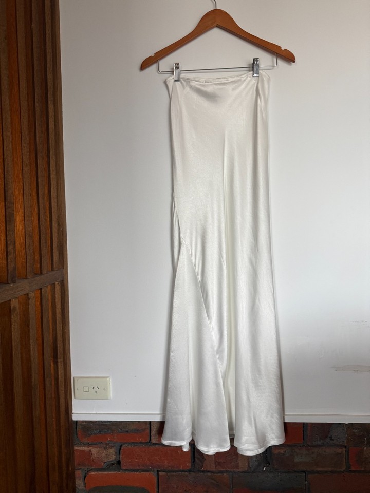 DISSH Sz 10 Ivory Silky Midi/Maxi Skirt