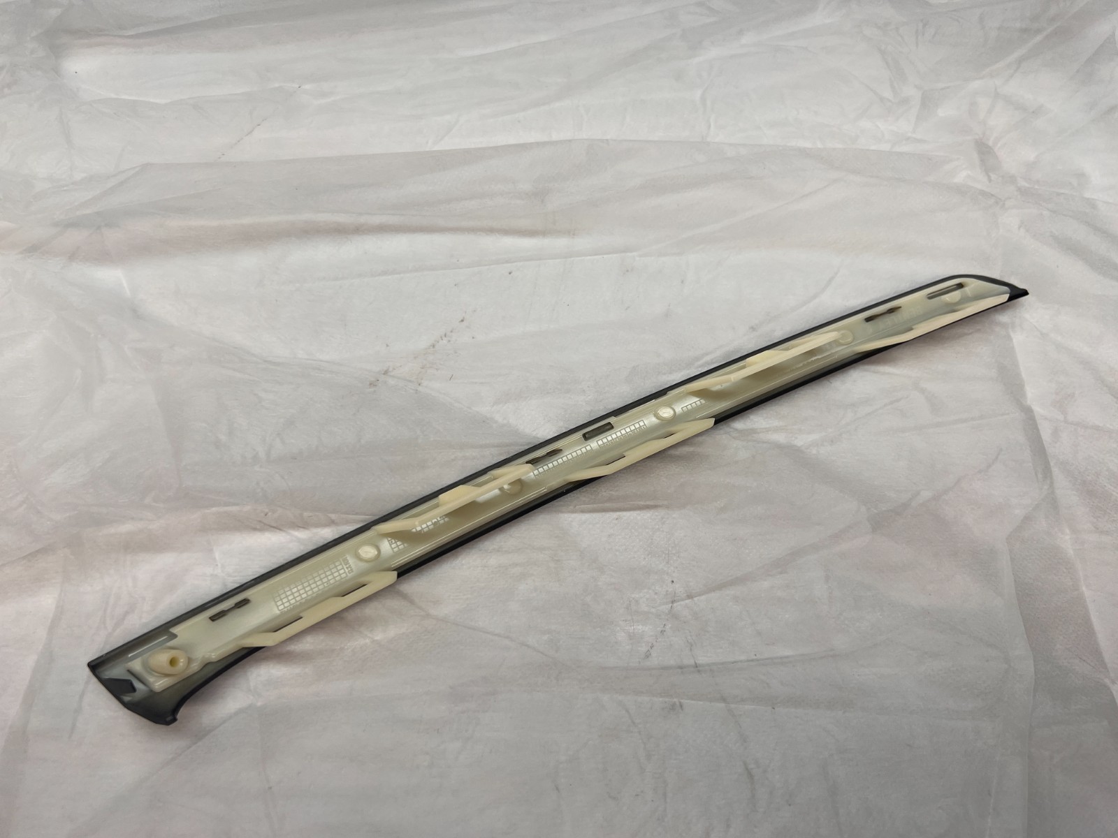 BENTLEY BENTAYGA FRONT DRIVER LEFT LH BUMPER MOLDING TRIM OEM 36A807667A