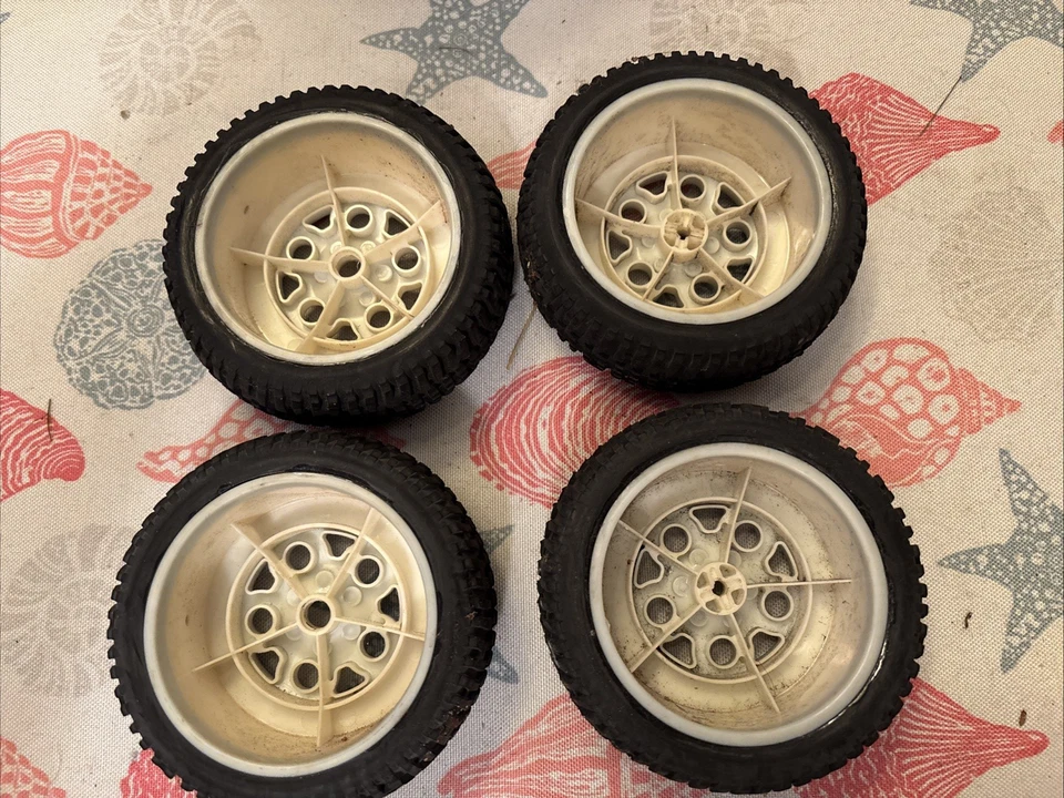 Team Associated SC10 Front& Rear Tire/Wheel Set Silver - Image 4 of 4