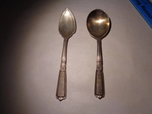 WALLACE VINTAGE STERLING SILVER SPOONS.  SET OF 2. PAT.1925 MOOSE HEAD MARK. 50g