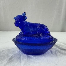Vintage Miniature Cobalt Blue Glass Cow on Nest Salt Cellar Dip Candy Container