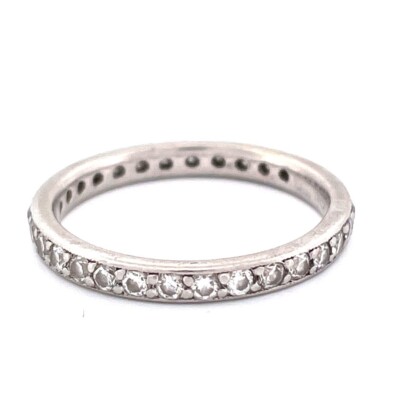 Exquisites Platin Eternity Diamant Band