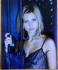 Sarah Michelle Gellar autograph photo as Buffy