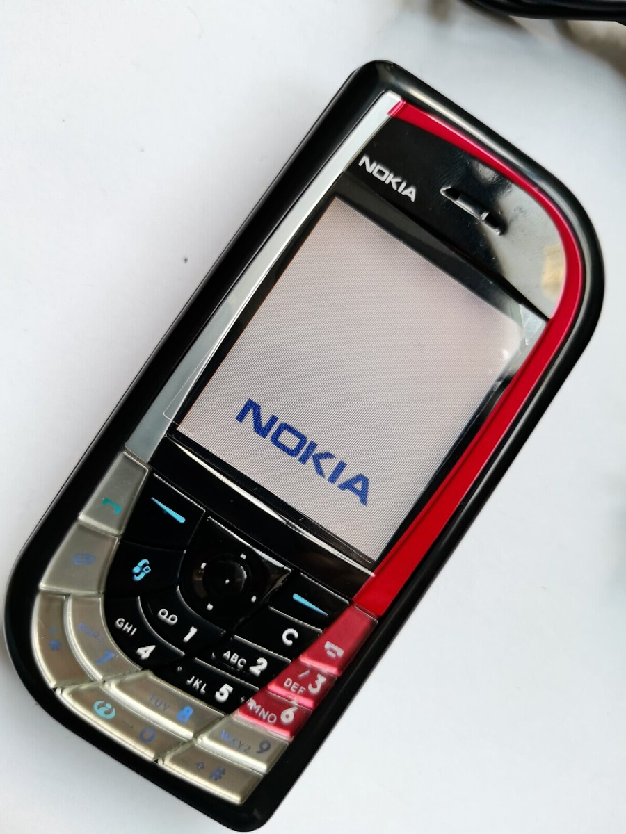 \"未使用\" NOKIA携帯電話『7360』ドイツ製　本体、　純正バッテリー付 Nokia 7360 Classic Retro Phone - All Colours Unlocked - Pristine